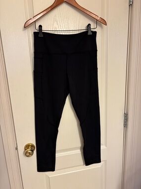 High-Waist Black Women's Active Leggings with Side Pockets